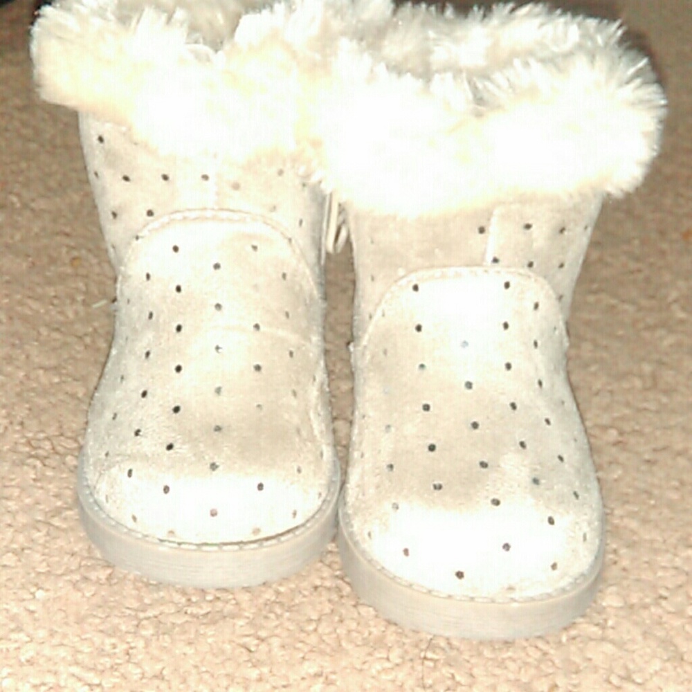 Winter is coming BBY girls boots!